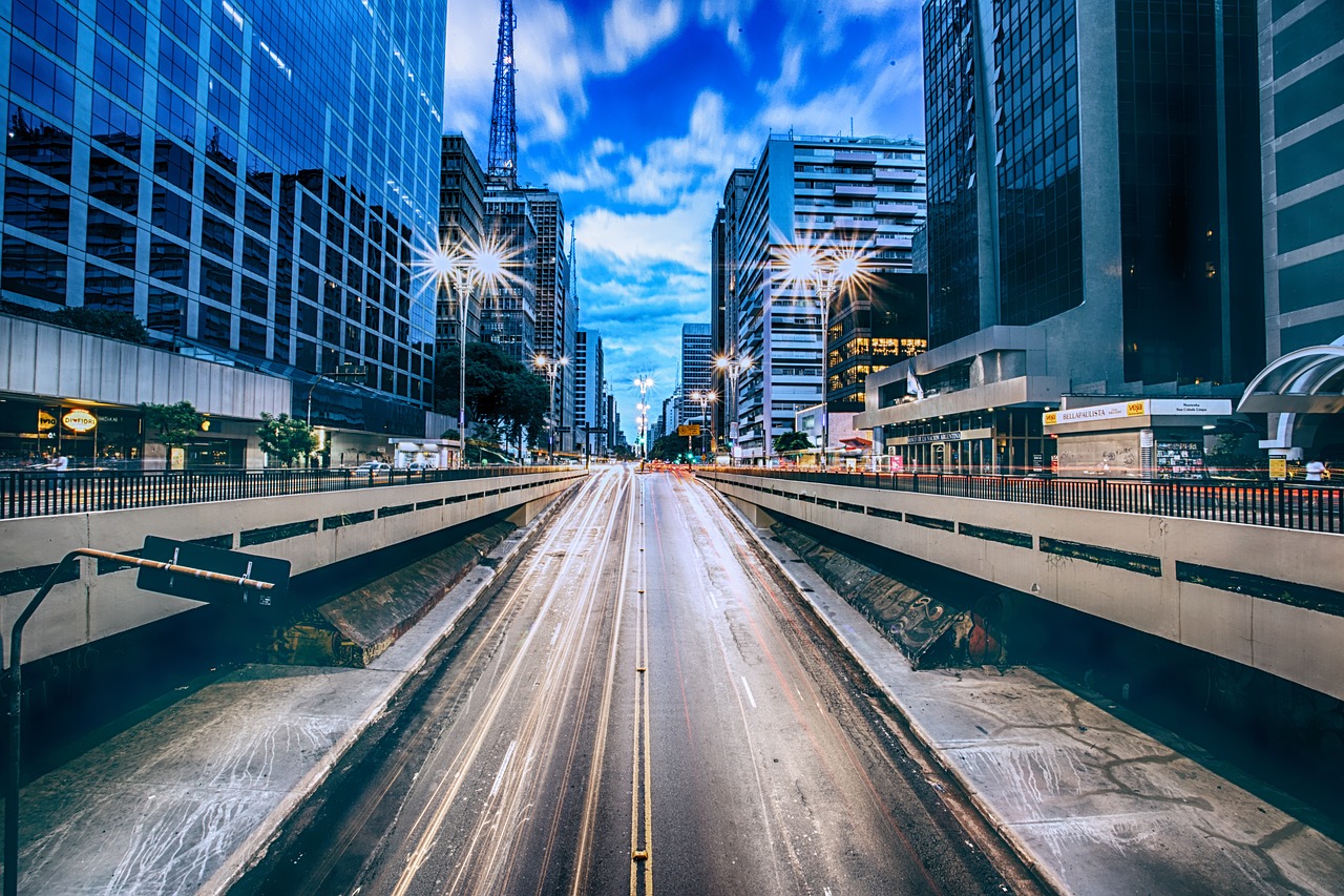 AI-powered urban mobility integration of Metropolis and Oosto for enhanced city living.