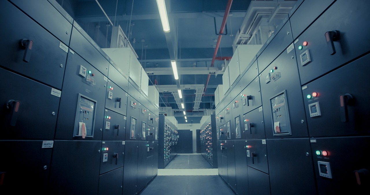 AI-driven demand propelling data center investments for 2025 growth.