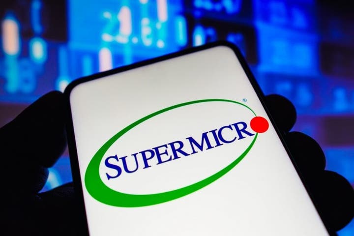 Super Micro AI Servers Get Nvidia Boost, But SMCI Plunges 25% After Delayed Filing: Valuation Tumbles 80% In 3 Weeks